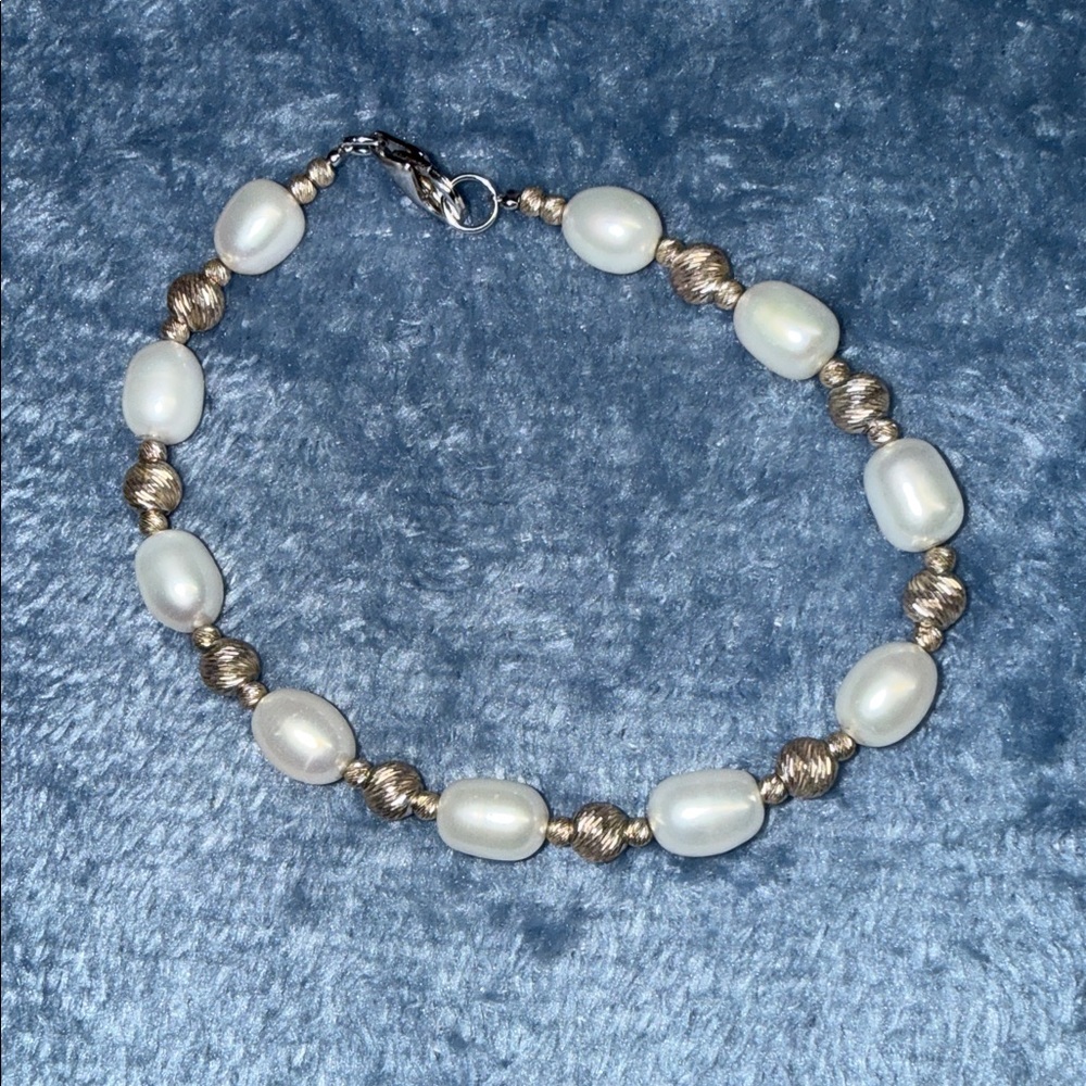 Vintage salt water Pearl and Bead Bracelet - White
